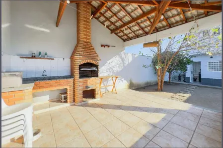 Sobrado com 4 Quartos à venda, 263m² no Parque Santo Antônio, Jacareí