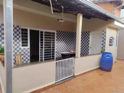 Sobrado com 2 Quartos à venda, 297m² no Vila Marta, Franca