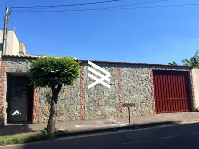 Casa com 4 Quartos para alugar, 266m² no Umuarama, Uberlândia
