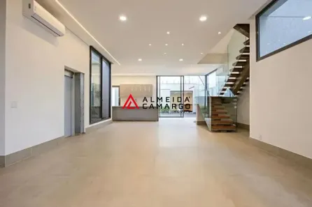 Casa com 3 Quartos para alugar, 300m² no Jardim Europa, São Paulo