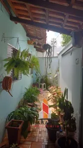 Casa com 3 Quartos à venda, 250m² no Laranjeiras, Uberlândia