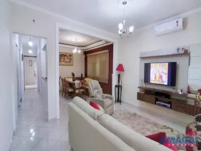 Sobrado com 4 Quartos à venda, 343m² no Cidade Jardim, Jacareí