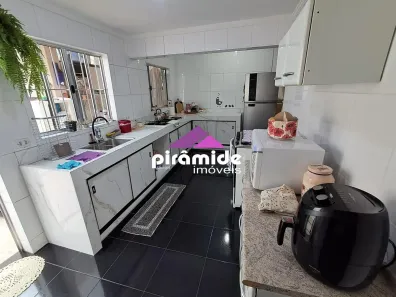 Casa com 4 Quartos à venda, 137m² no Conjunto Residencial Trinta e Um de Março, São José dos Campos