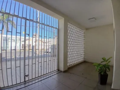 Casa com 2 Quartos para alugar, 143m² no Setor Central, Goiânia