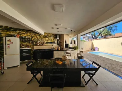 Casa com 3 Quartos à venda, 313m² no Centro, Piracicaba