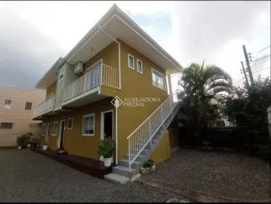 Imóvel Comercial com 6 Quartos à venda, 350m² no Barra da Lagoa, Florianópolis