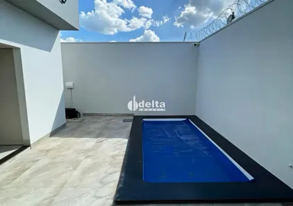 Casa com 3 Quartos à venda, 180m² no Laranjeiras, Uberlândia