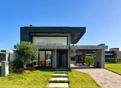 Casa de Condomínio com 4 Quartos à venda, 175m² no Arroio Teixeira, Capão da Canoa