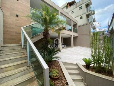 Casa com 3 Quartos à venda, 635m² no Centro, Contagem