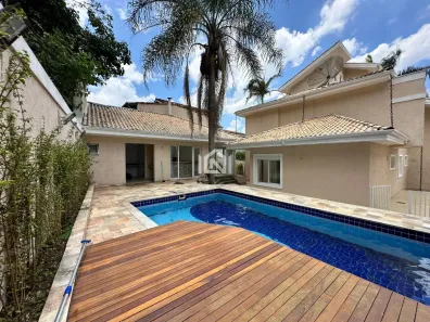 Casa de Condomínio com 4 Quartos para venda ou aluguel, 480m² no Terras do Madeira, Carapicuíba