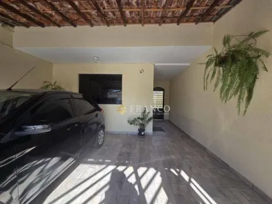 Sobrado com 3 Quartos à venda, 181m² no Parque Bandeirantes, Taubaté