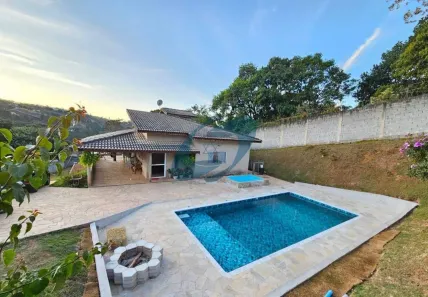 Fazenda/Sítio com 4 Quartos à venda, 200m² no Jardim Estância Brasil, Atibaia