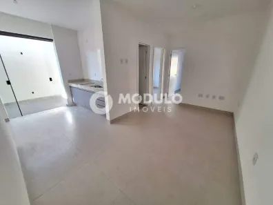 Apartamento com 2 Quartos para alugar, 75m² no Santa Mônica, Uberlândia