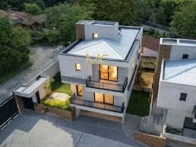 Casa com 3 Quartos para alugar, 326m² no Chácara do Refúgio, Carapicuíba