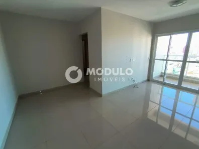 Apartamento com 2 Quartos para alugar, 69m² no Centro, Uberlândia
