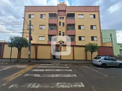 Apartamento com 3 Quartos para alugar, 89m² no Planalto, Uberlândia