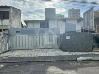 Casa com 5 Quartos à venda, 420m² no Jardins, Aracaju