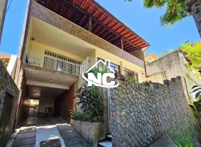Casa com 4 Quartos à venda, 244m² no São Francisco, Niterói