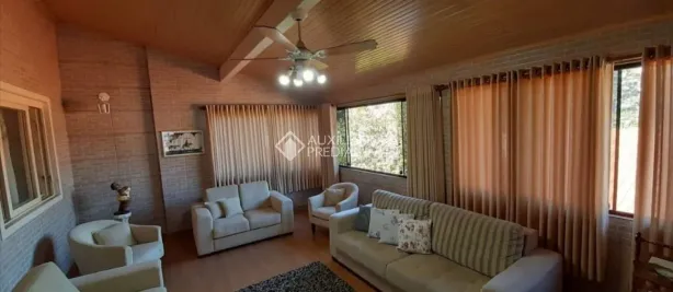 Casa com 3 Quartos à venda, 318m² no Guarujá, Porto Alegre