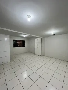 Kitnet com 1 Quarto para alugar, 30m² no Zona 7, Maringá