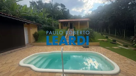 Fazenda/Sítio com 3 Quartos à venda, 144m² no Jardim Estância Brasil, Atibaia