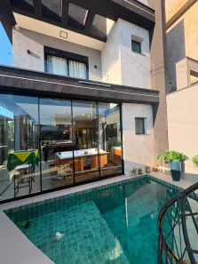Casa de Condomínio com 3 Quartos para alugar, 180m² no Chácara Jaguari (Fazendinha), Santana de Parnaíba