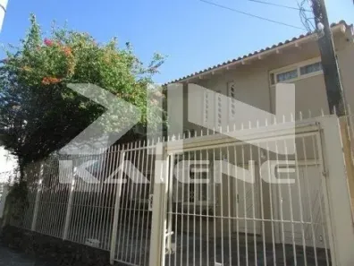 Casa com 2 Quartos à venda, 205m² no Passo da Areia, Porto Alegre