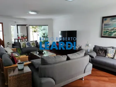 Sobrado com 4 Quartos à venda, 288m² no Vila Gilda, Santo André