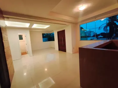 Casa com 5 Quartos para alugar, 200m² no Cancela Preta, Macaé