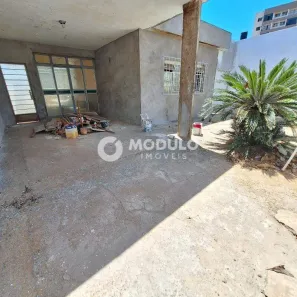 Imóvel Comercial com 3 Quartos para alugar, 120m² no Bom Jesus, Uberlândia