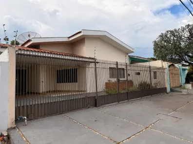 Casa com 3 Quartos à venda, 181m² no Santa Cruz, Rondonópolis