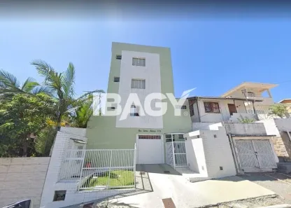 Apartamento com 2 Quartos para alugar, 40m² no Barreiros, São José