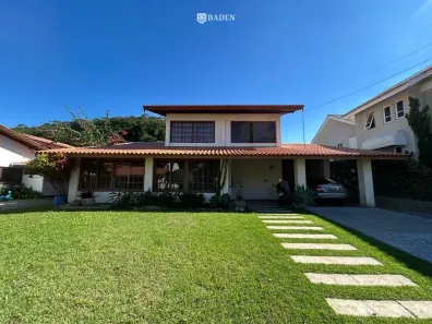 Casa de Condomínio com 5 Quartos à venda, 400m² no Estados, Balneário Camboriú