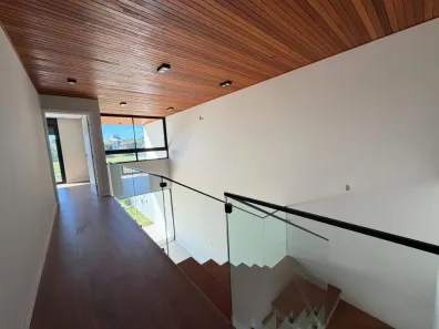 Casa com 3 Quartos para alugar, 200m² no Lagoa da Conceição, Florianópolis