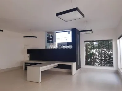 Imóvel Comercial com 4 Quartos para alugar, 350m² no Fundinho, Uberlândia