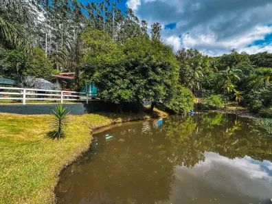 Fazenda/Sítio com 3 Quartos à venda, 180m² no São Pedro, Brusque