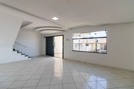 Casa com 3 Quartos para alugar, 350m² no Vila das Palmeiras, Guarulhos