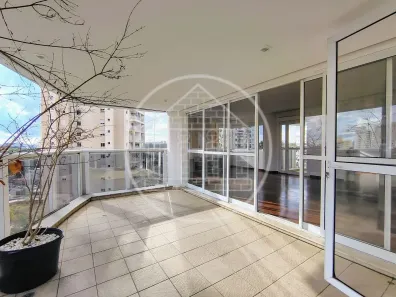 Apartamento com 4 Quartos para alugar, 244m² no Vila Suzana, São Paulo