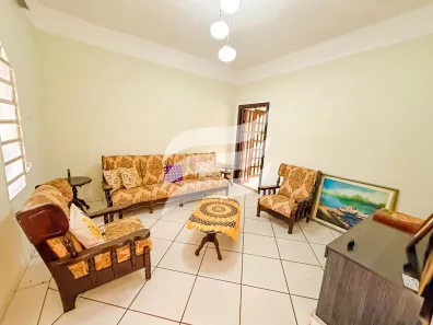 Casa com 2 Quartos à venda, 247m² no Novo Paraíso, Araçatuba