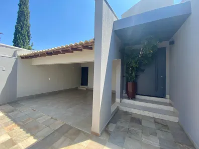 Casa com 3 Quartos à venda, 199m² no Tabajaras, Uberlândia