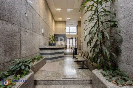 Prédio Comercial com 3 Quartos para alugar, 1025m² no São João, Porto Alegre