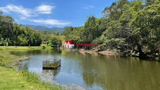 Fazenda/Sítio com 3 Quartos à venda, 750m² no Centro, Itariri