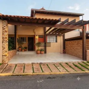 Casa de Condomínio com 3 Quartos à venda, 160m² no Despraiado, Cuiabá