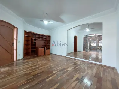 Casa com 3 Quartos para alugar, 198m² no Jardim das Torres, São Carlos