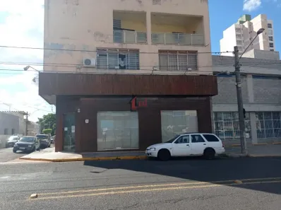 Casa com 5 Quartos para alugar, 340m² no Centro, Presidente Prudente
