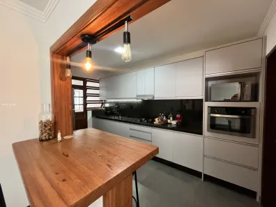 Apartamento com 3 Quartos à venda, 120m² no Coqueiros, Florianópolis
