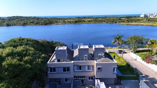 Casa com 3 Quartos à venda, 157m² no Campeche, Florianópolis