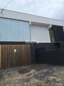 Imóvel Comercial com 2 Quartos para alugar, 300m² no Lídice, Uberlândia