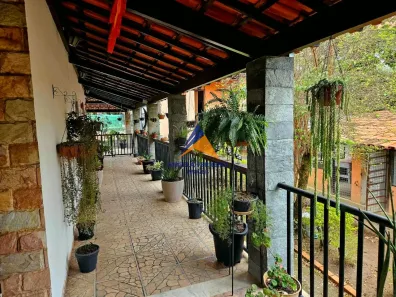 Casa de Condomínio com 3 Quartos à venda, 350m² no Vila Ipê Amarelo, Contagem