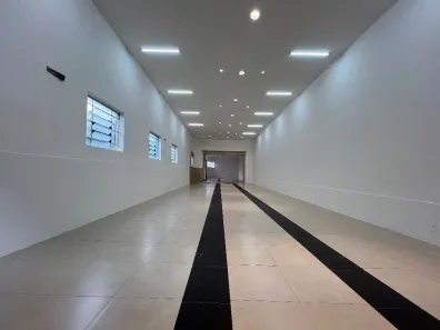 Ponto Comercial para alugar, 242m² no Centro, Juiz de Fora